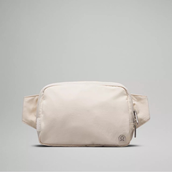 lululemon athletica Handbags - Lululemon Everywhere Belt Bag Large 2L NWT